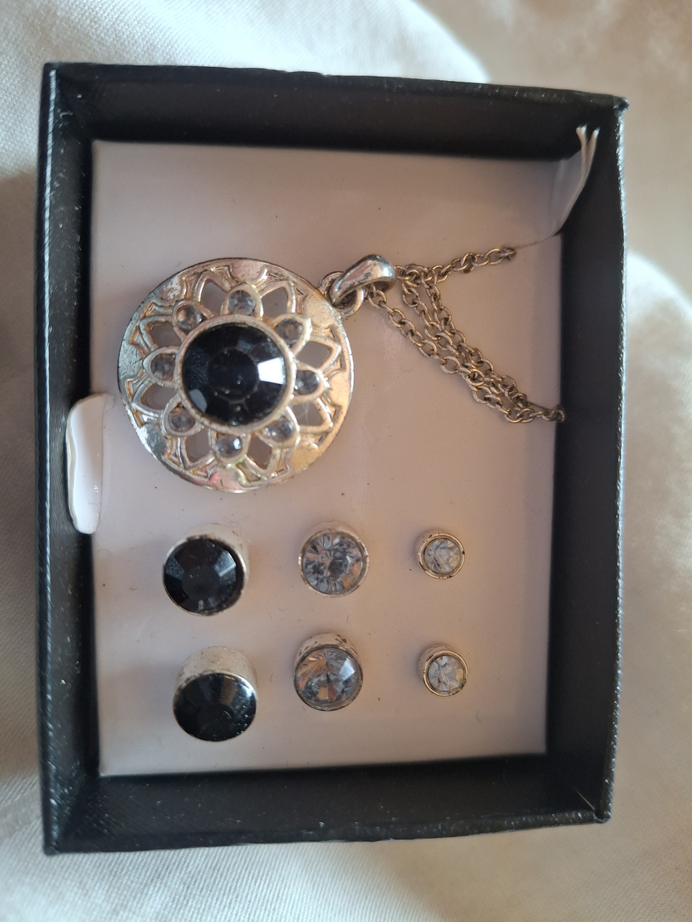 Silver-Tone Black Stone Floral Pendant Necklace and Earring Set